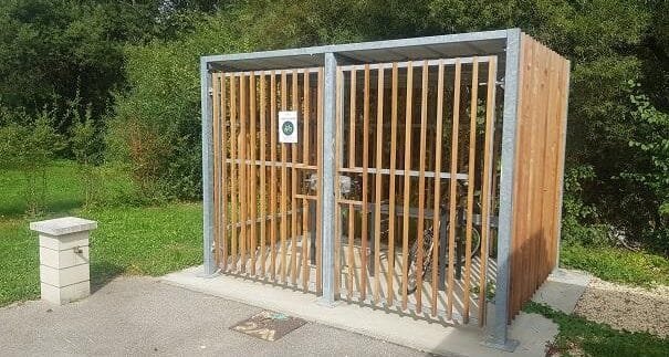 abri velo bois ferme